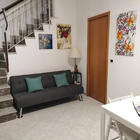 Pink House Apartment Fara in Sabina Exterior photo
